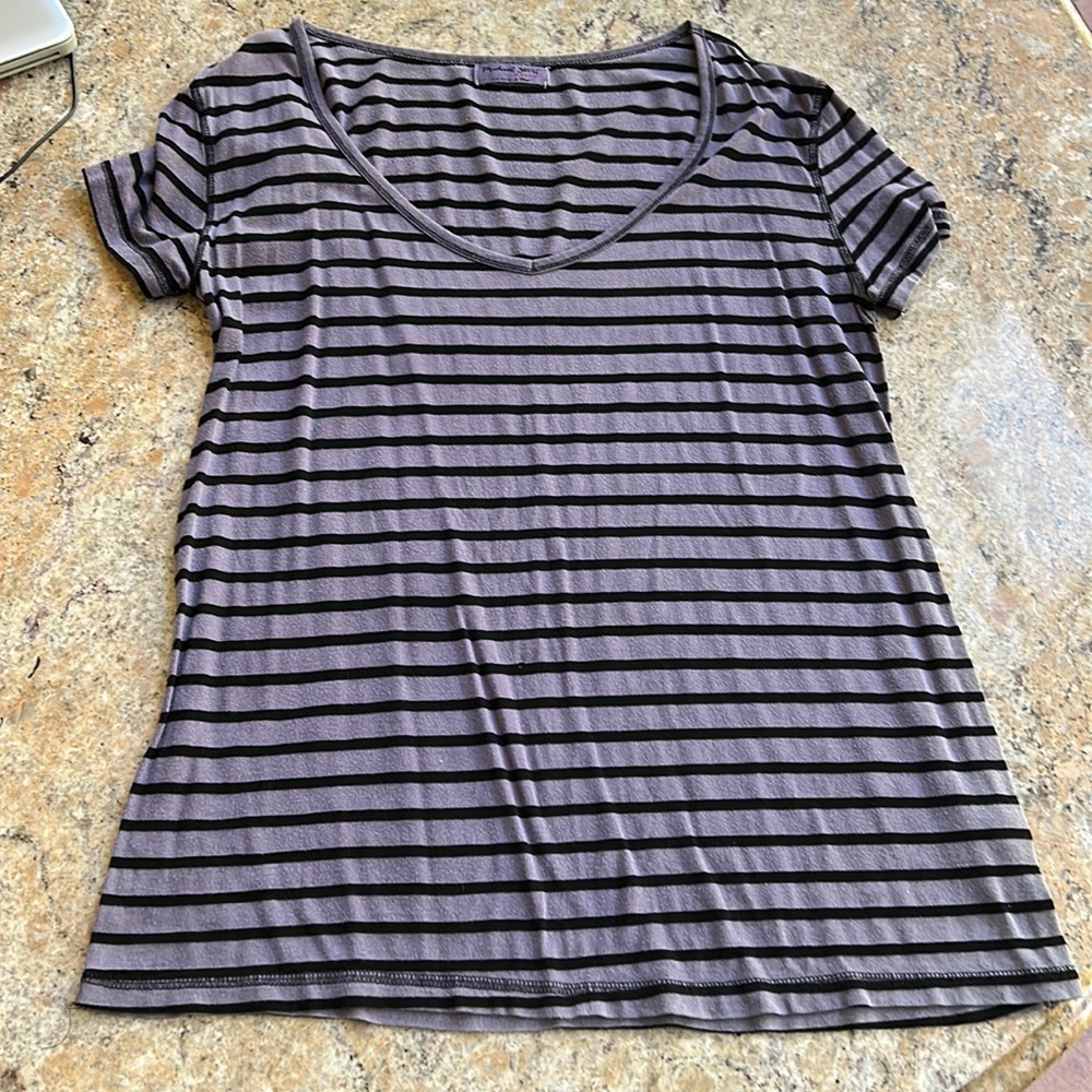 Michael Stars short sleeve v-neck top